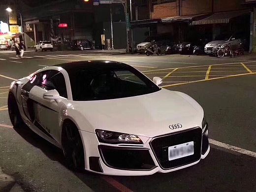 奥迪r8 regula 大包围 碳纤维门板 前杠 后杠 侧裙