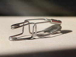 曲別針的故事（個人主頁-ZMjY1NjY0OA==） - 產(chǎn)品攝影 - 站酷設(shè)計師色覺影視原創(chuàng)素材 - 站酷ZCOOL