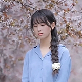 洛忆吖的头像