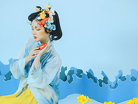 水仙欲上鲤鱼去