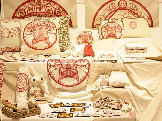 高飞安翔—楚文化手工产品设计