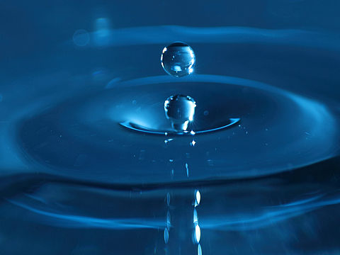 水滴拍摄（个人主页-ZNTE0OTMwODA=） - 产品摄影 - 站酷设计师摄影师三只猫原创素材 - 站酷ZCOOL