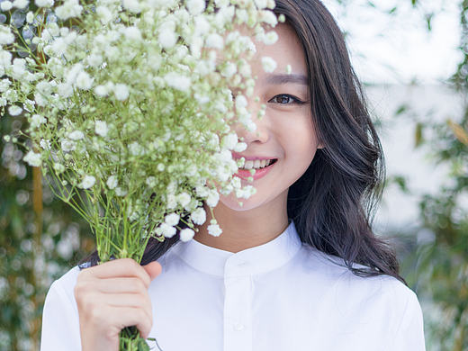 拿着鲜花的少女（个人主页-ZMjI3Nzc1ODA=） - 人像摄影 - 站酷设计师老路上来原创素材 - 站酷ZCOOL