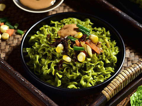 抹茶拌面。（個(gè)人主頁-ZNTEwNTQwNzI=） - 產(chǎn)品攝影 - 站酷設(shè)計(jì)師漫渡拾光產(chǎn)品攝影原創(chuàng)素材 - 站酷ZCOOL