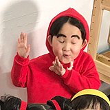 黑眼圈很黑的头像