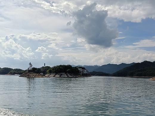 蓝天白云绿水青山