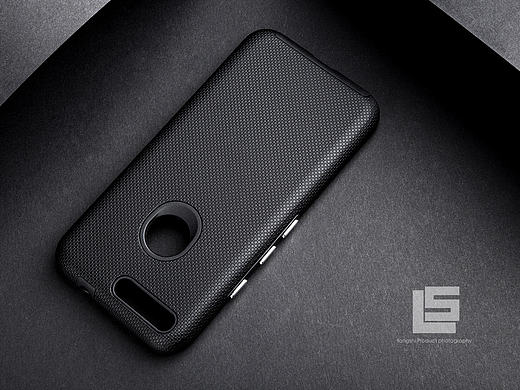 足球纹手机壳拍摄