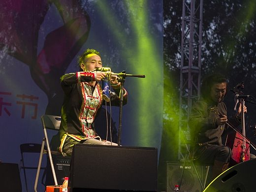 【寸照】三間房音樂節(jié)（個人主頁-ZMTM4NjU4NjQ=） - 人像攝影 - 站酷設(shè)計師安心遠原創(chuàng)素材 - 站酷ZCOOL