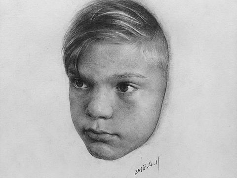 素描小男孩