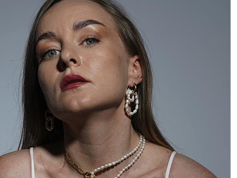 外模首饰拍摄（个人主页-ZNTk2NDczMzY=） - 品牌 - 站酷设计师VANTAGE光芒原创素材 - 站酷ZCOOL