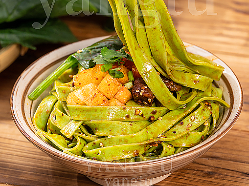 菠菜面美食摄影静物摄影