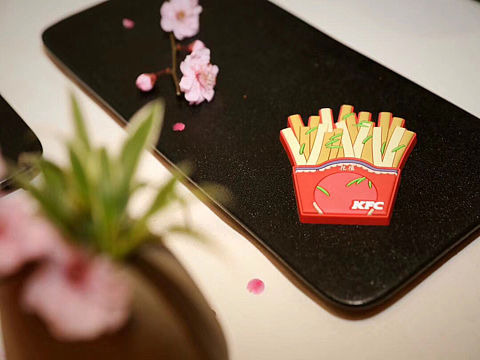 杜甫草堂博物馆&肯德基 联名主题餐厅揭幕-文创冰箱贴