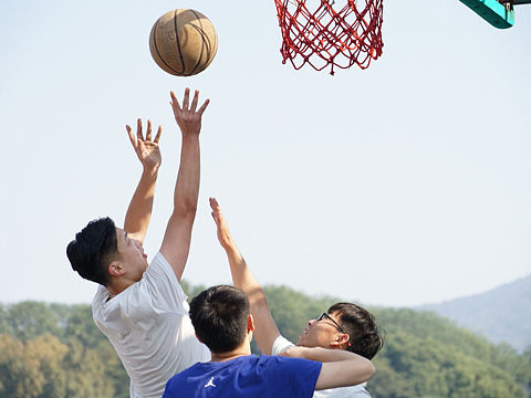 衣不如新 人不如旧（个人主页-ZMjQ1NjkzNDg=） - 人文/纪实摄影 - 站酷设计师he冬冬原创素材 - 站酷ZCOOL