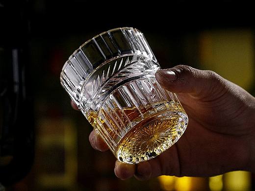 浮雕威士忌杯