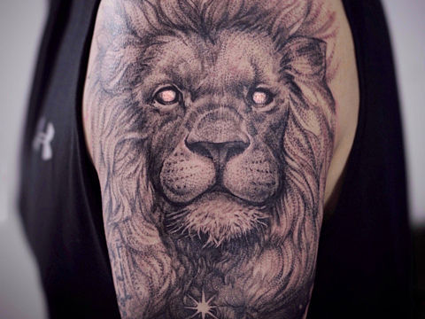 狮子纹身 