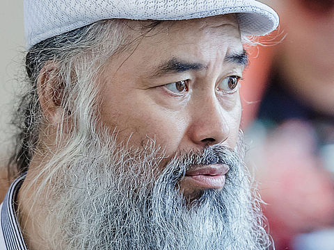 大胡子拍客