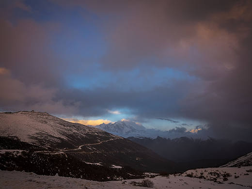 远眺南迦巴瓦峰