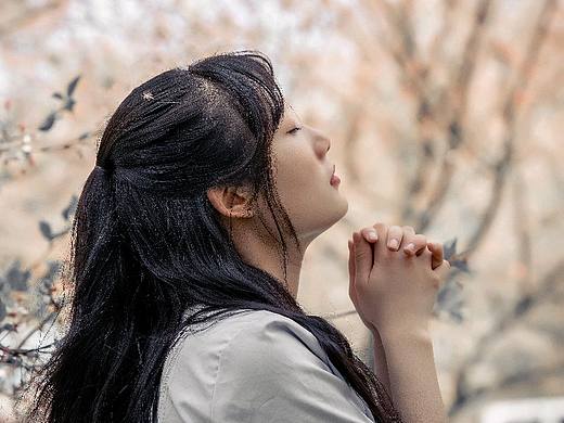 樱花下的jk少女