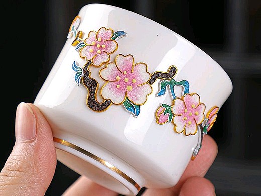 掐丝珐琅桃花杯