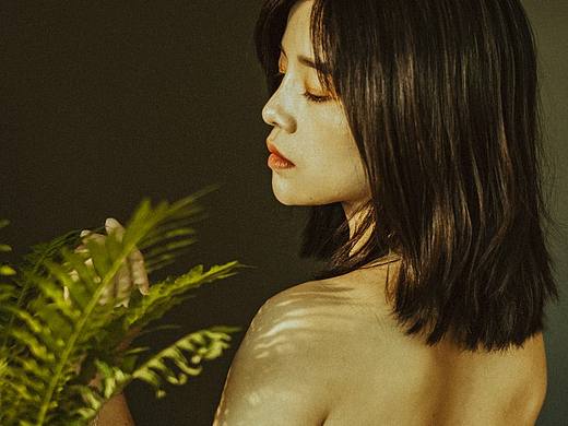 温柔如水 . 午后窗边的奈奈子