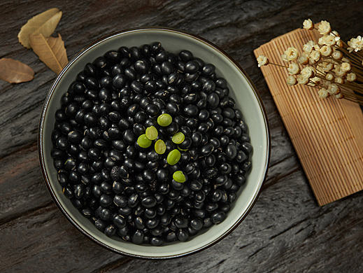 黑色养生食疗  黑芝麻 黑豆 黑米 