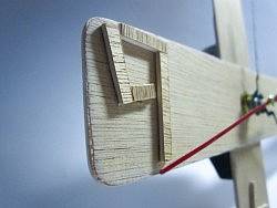 自己用大木板裁了好久做的小钟表~