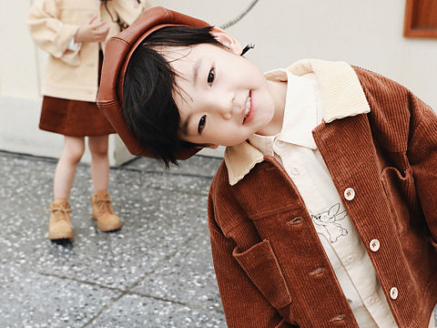 風車女孩（個人主頁-ZNTc1NTM4NzY=） - 人像攝影 - 站酷設計師Sheraqing原創(chuàng)素材 - 站酷ZCOOL