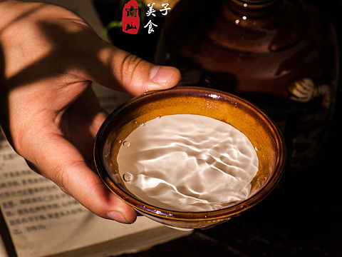 江湖之中怎能缺酒！来！喝酒！