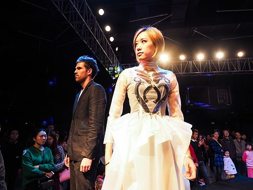 新蓝鸟成都上市发布会（个人主页-ZMTM5NTMwODQ=） - 人文/纪实摄影 - 站酷设计师灰度GALLERY原创素材 - 站酷ZCOOL