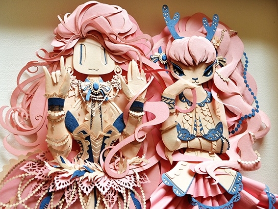 两个粉红女孩纸雕