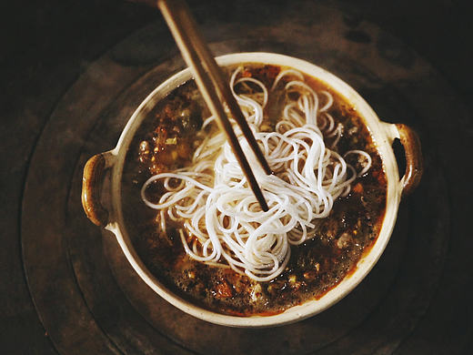 云南酸菜米线 | 味蕾时光