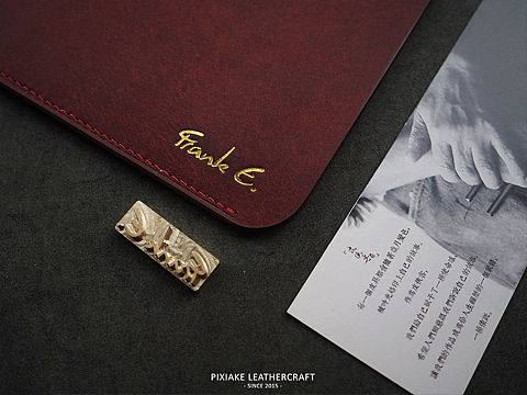 皮侠客P.X.K - 磨砂酒红手工牛皮ipad保护套. 