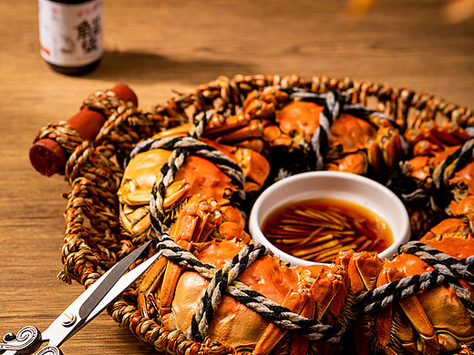 中式氛围大闸蟹