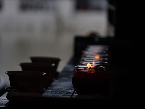 烛火摇曳（个人主页-ZNTQ2MzAwNjg=） - 环境/建筑摄影 - 站酷设计师陈持默原创素材 - 站酷ZCOOL