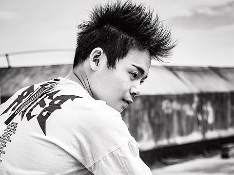 天台日记（个人主页-ZMjcyMjkyNDg=） - 人像摄影 - 站酷设计师范ER宫主原创素材 - 站酷ZCOOL