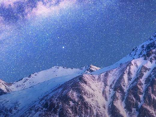 雪山中的星空