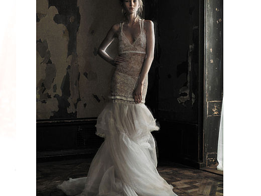 一套白色礼服手稿