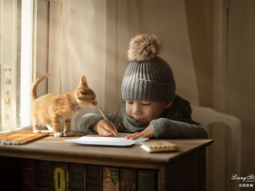 ⭐  Little nephew and his kitten