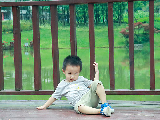 小朋友有些生气