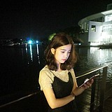 假装努力的设计师的头像