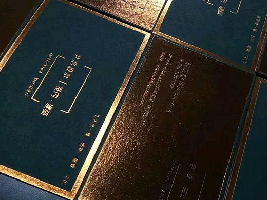 高端黑色商务名片