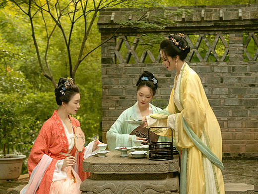 "半遮面"