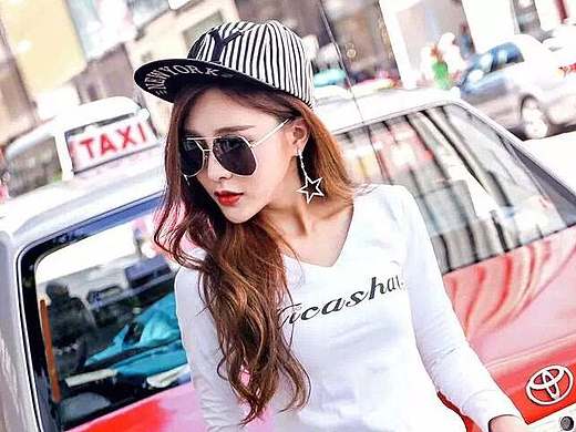 爆款女装模特拍照 女装模特拍图 女装街拍电商摄影