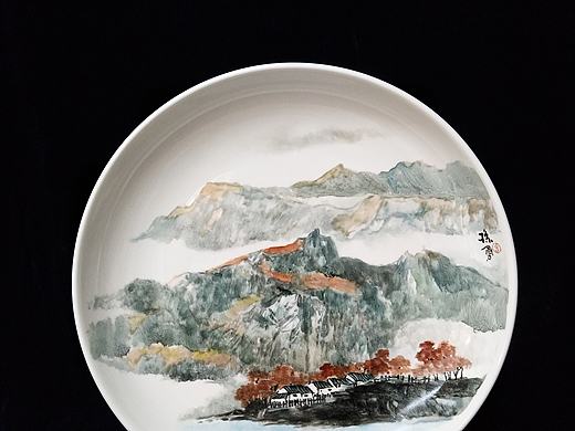 釉上彩瓷--瓷盘与笔筒