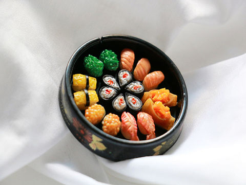 粘土食玩 | 寿司（个人主页-ZMzQ1ODU5MDA=） - 其他手工艺 - 站酷设计师小透明饼二原创素材 - 站酷ZCOOL