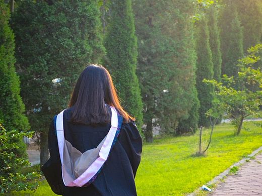 喂，毕业快乐（个人主页-ZMTI1NDA4ODg=） - 人像摄影 - 站酷设计师味某原创素材 - 站酷ZCOOL