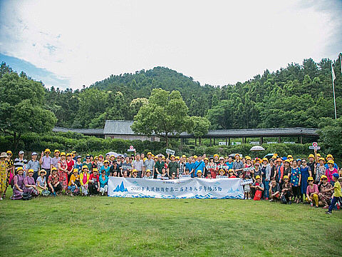 2019武汉招商会老年大学活动物料设计