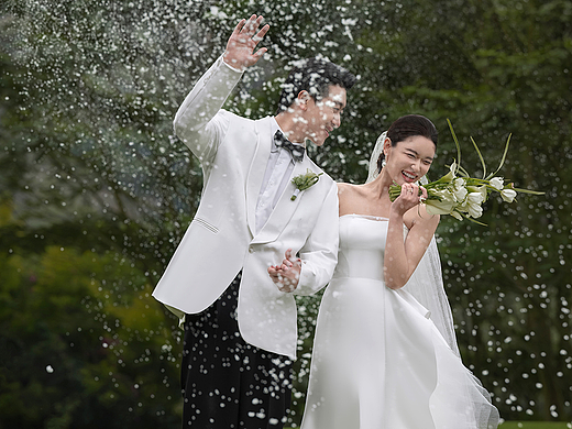 茂密生长的爱意｜草坪系列婚纱照