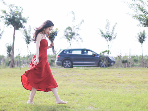 愿你活成你喜欢的样子（个人主页-ZMzkxMzE2ODA=） - 人像摄影 - 站酷设计师爱拍照的二月半原创素材 - 站酷ZCOOL