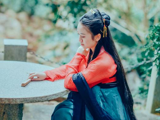 低眉恋红尘,是缘还是劫